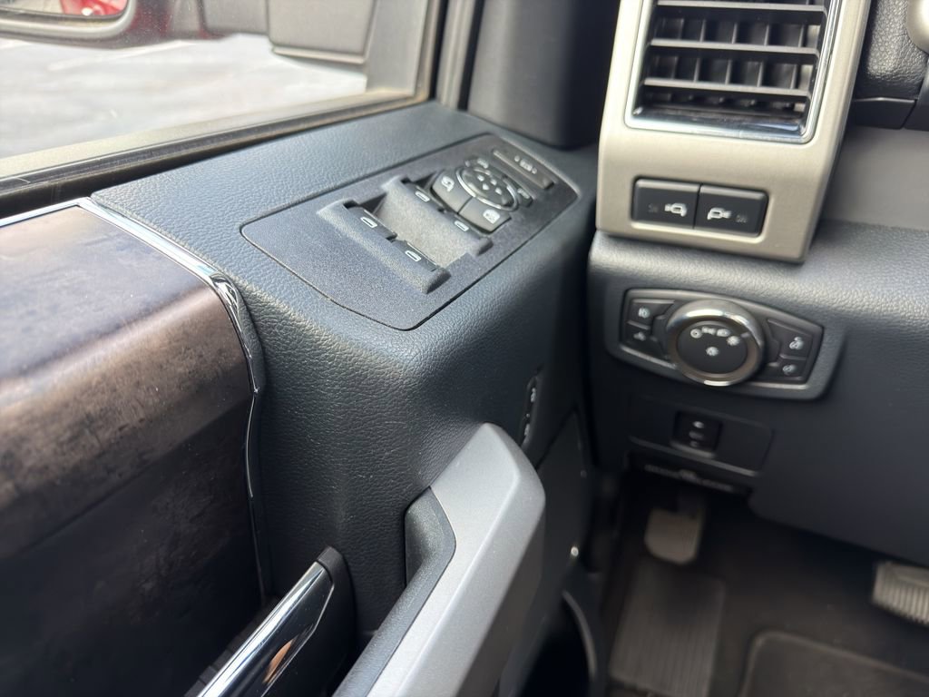 Used 2022 Ford F250 Lariat w/ Chrome Package AWD/4WD image 22