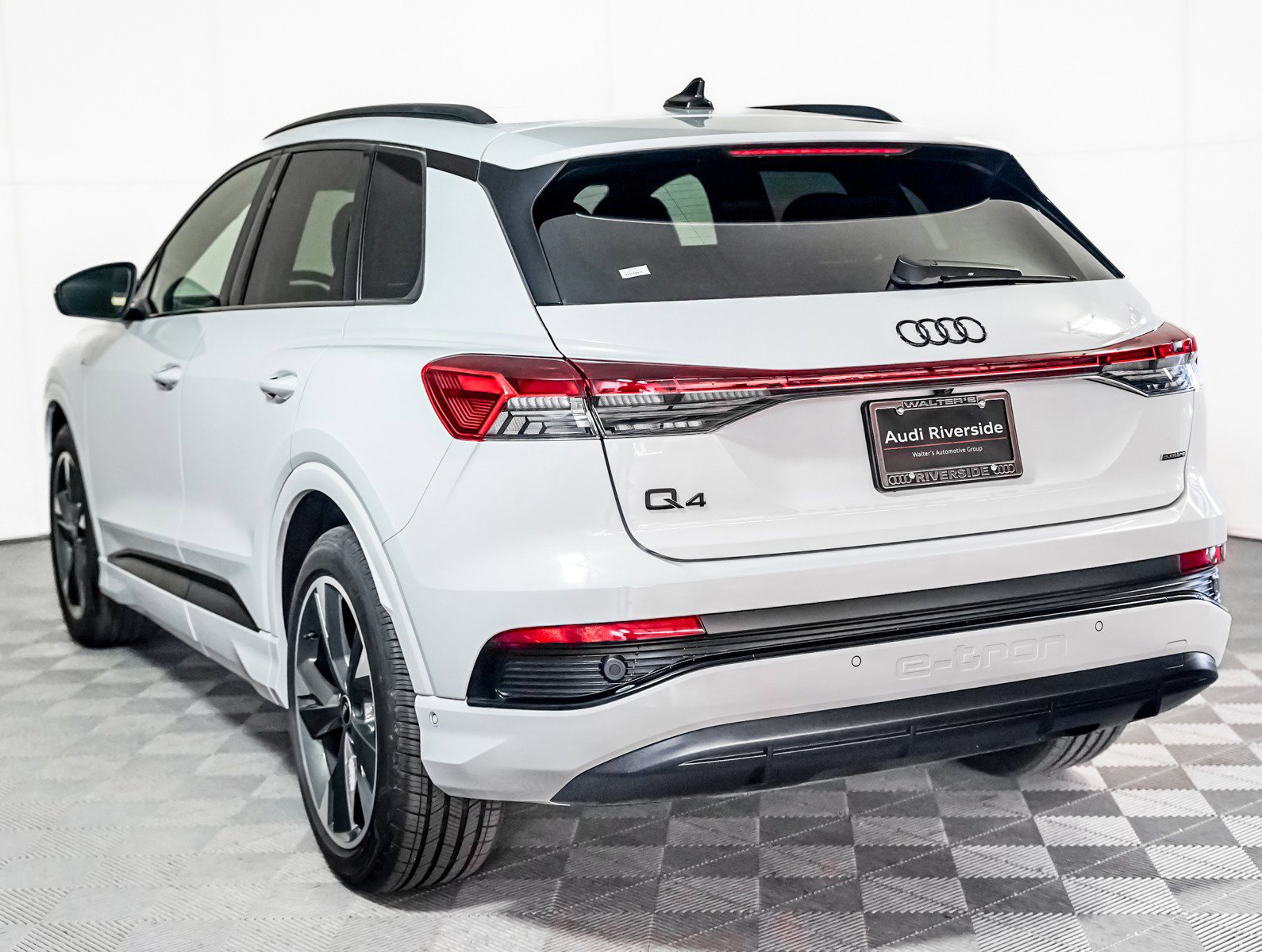 Certified 2024 Audi Q4 e-tron Premium Plus image 2