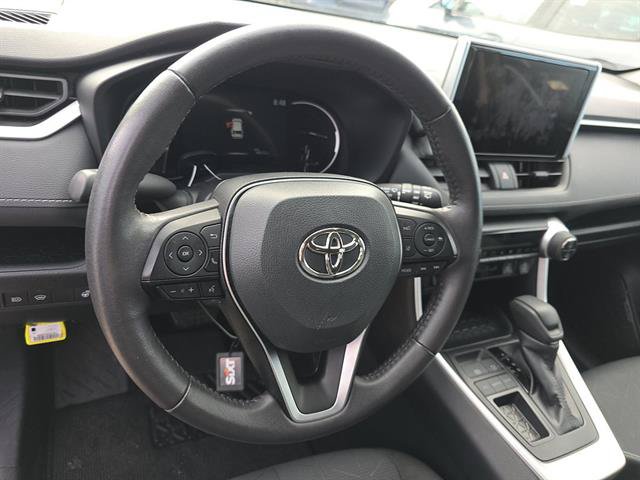 Used 2025 Toyota RAV4 XLE w/ Weather Package FWD image 6