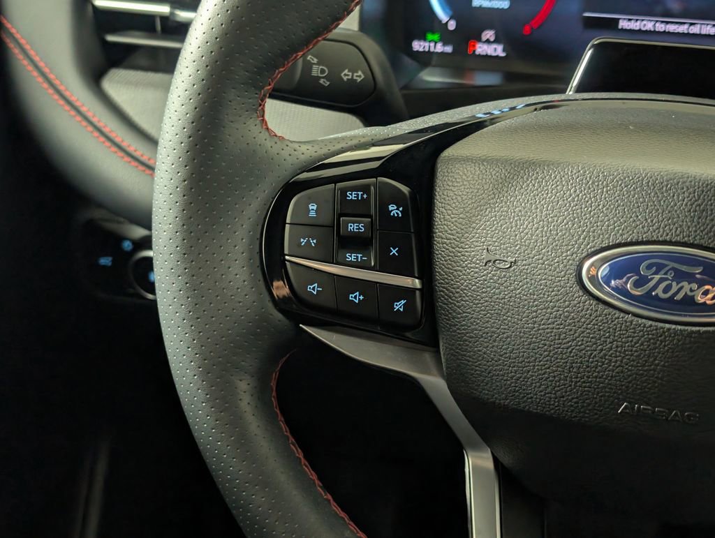 Certified 2025 Ford Explorer ST-Line w/ ST-Line Street Pack image 18