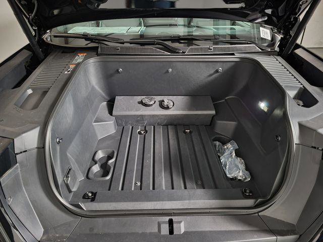 New 2026 GMC Sierra EV Elevation w/ Premium Package AWD/4WD image 18