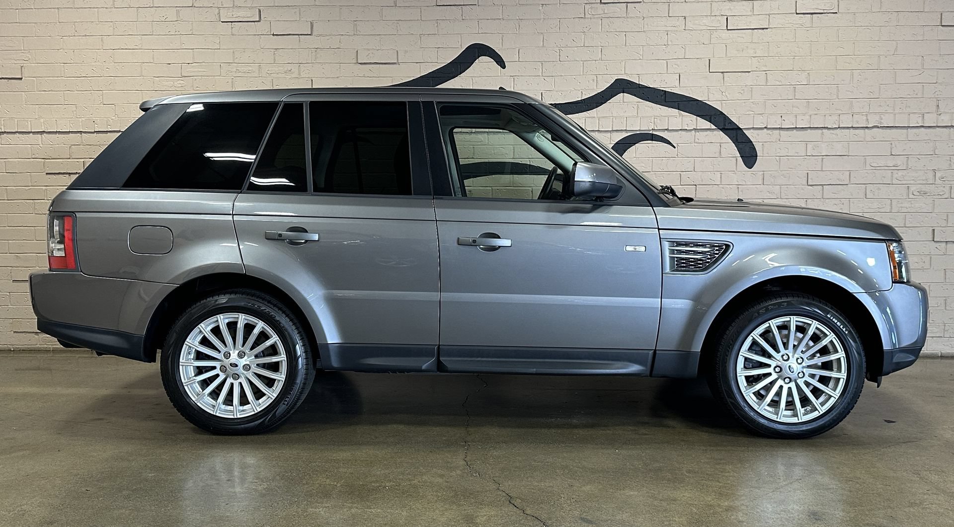 Used 2011 Land Rover Range Rover Sport HSE AWD/4WD image 6