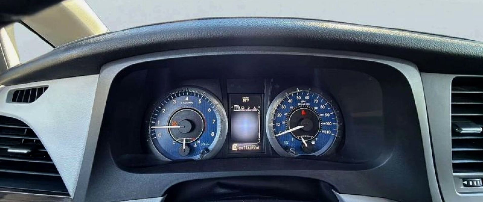 Used 2015 Toyota Sienna XLE image 13