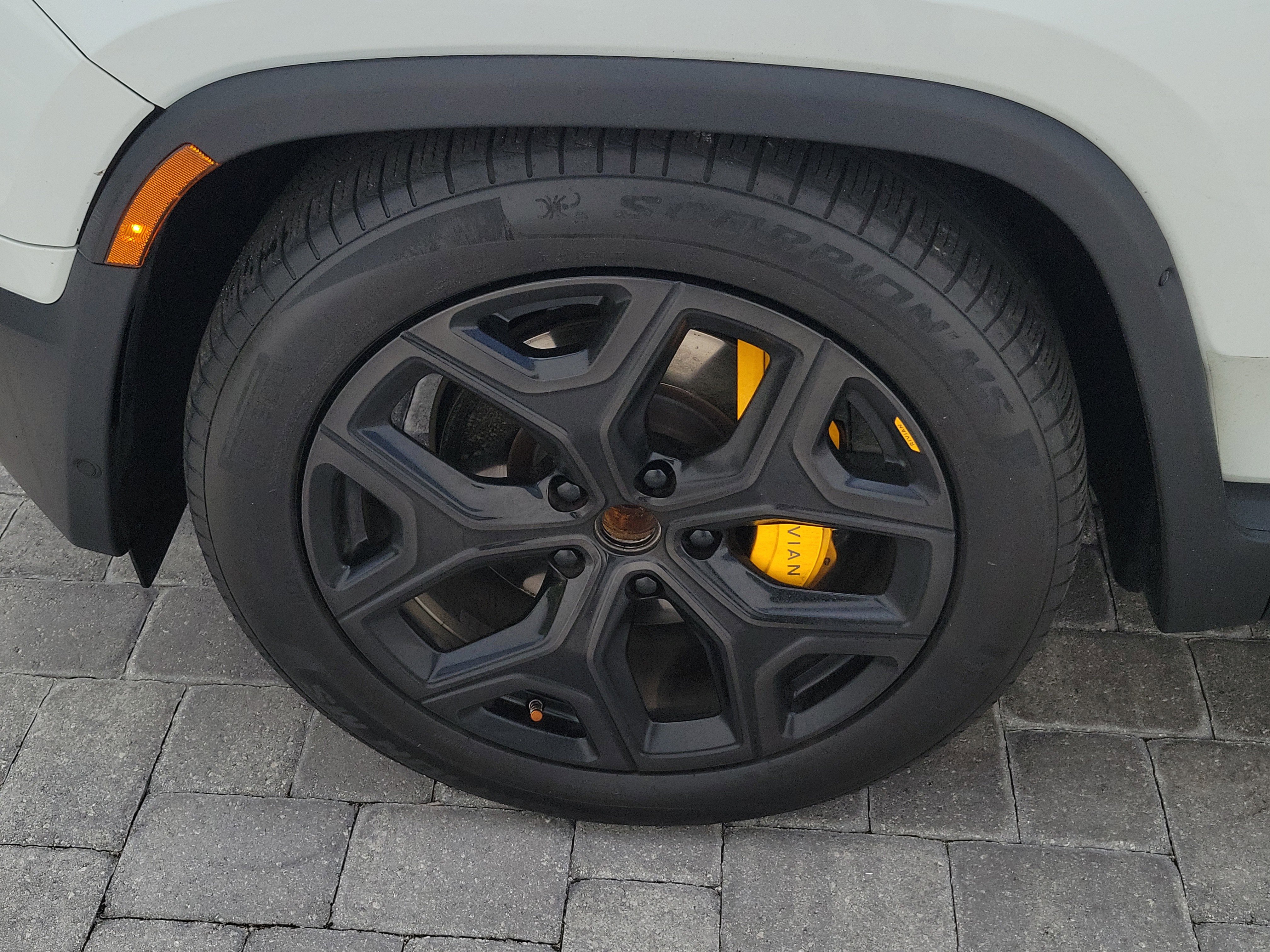 Used 2023 Rivian R1T Adventure AWD/4WD image 10