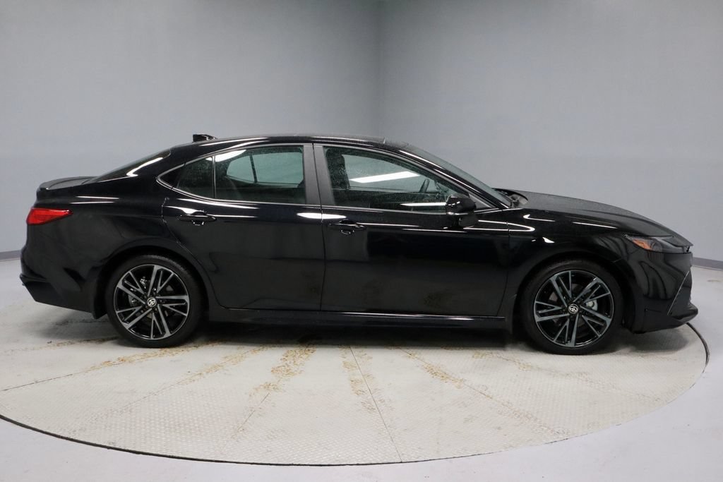 Used 2025 Toyota Camry XSE AWD/4WD image 5