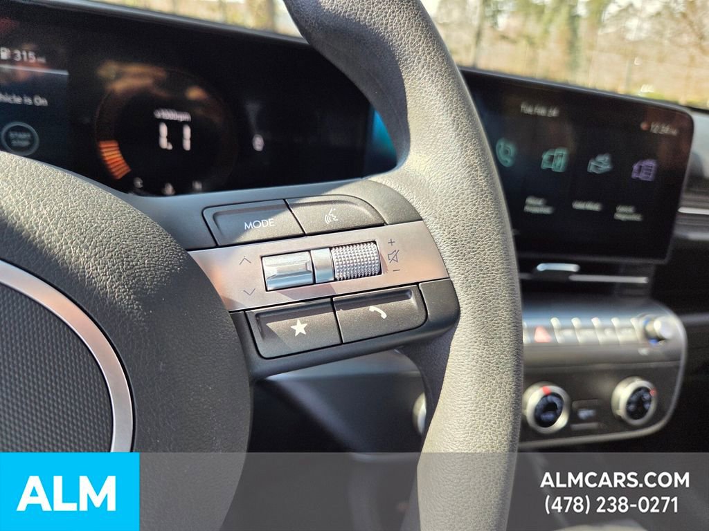 Used 2025 Hyundai Kona SE image 23