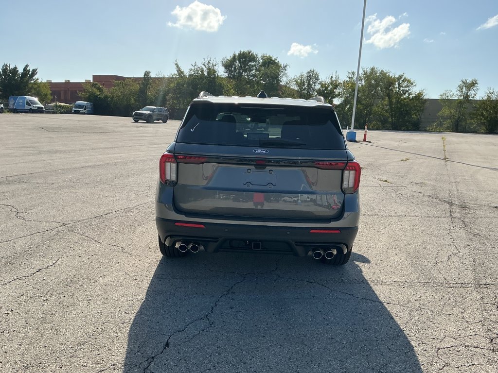 New 2027 Ford Explorer ST AWD/4WD image 4