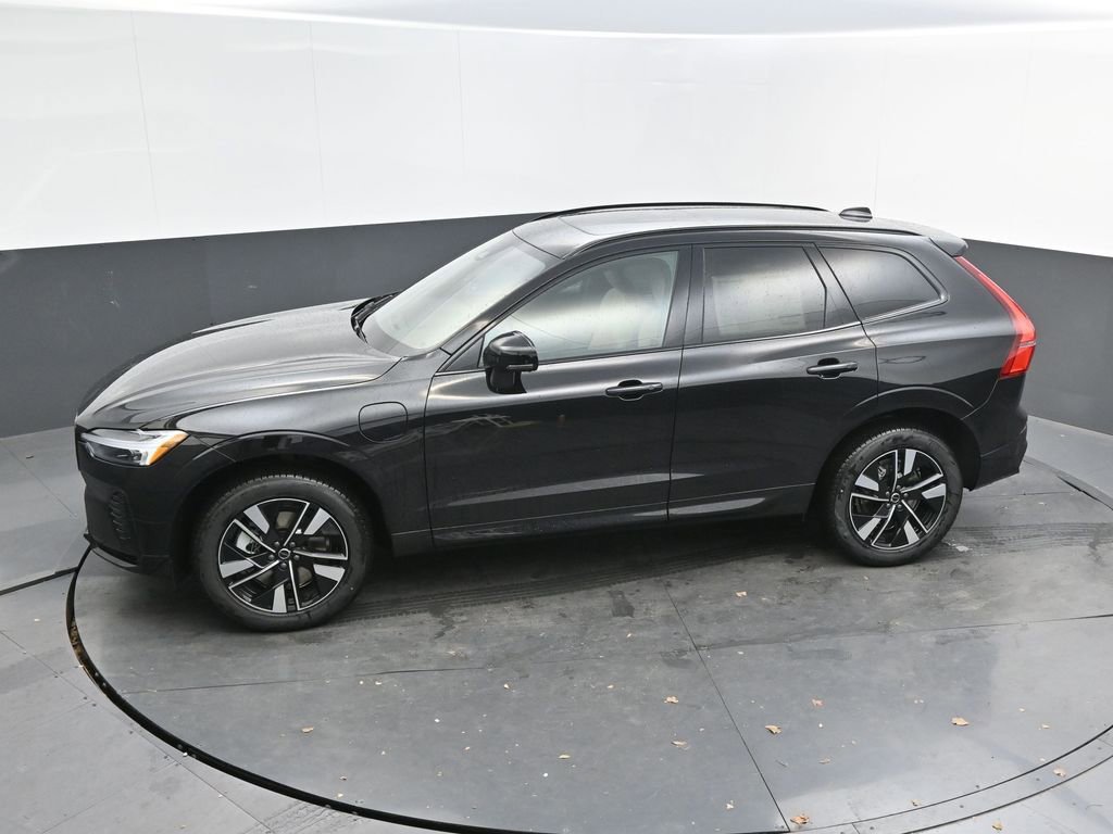 New 2026 Volvo XC60 T8 Core w/ Climate Package image 23