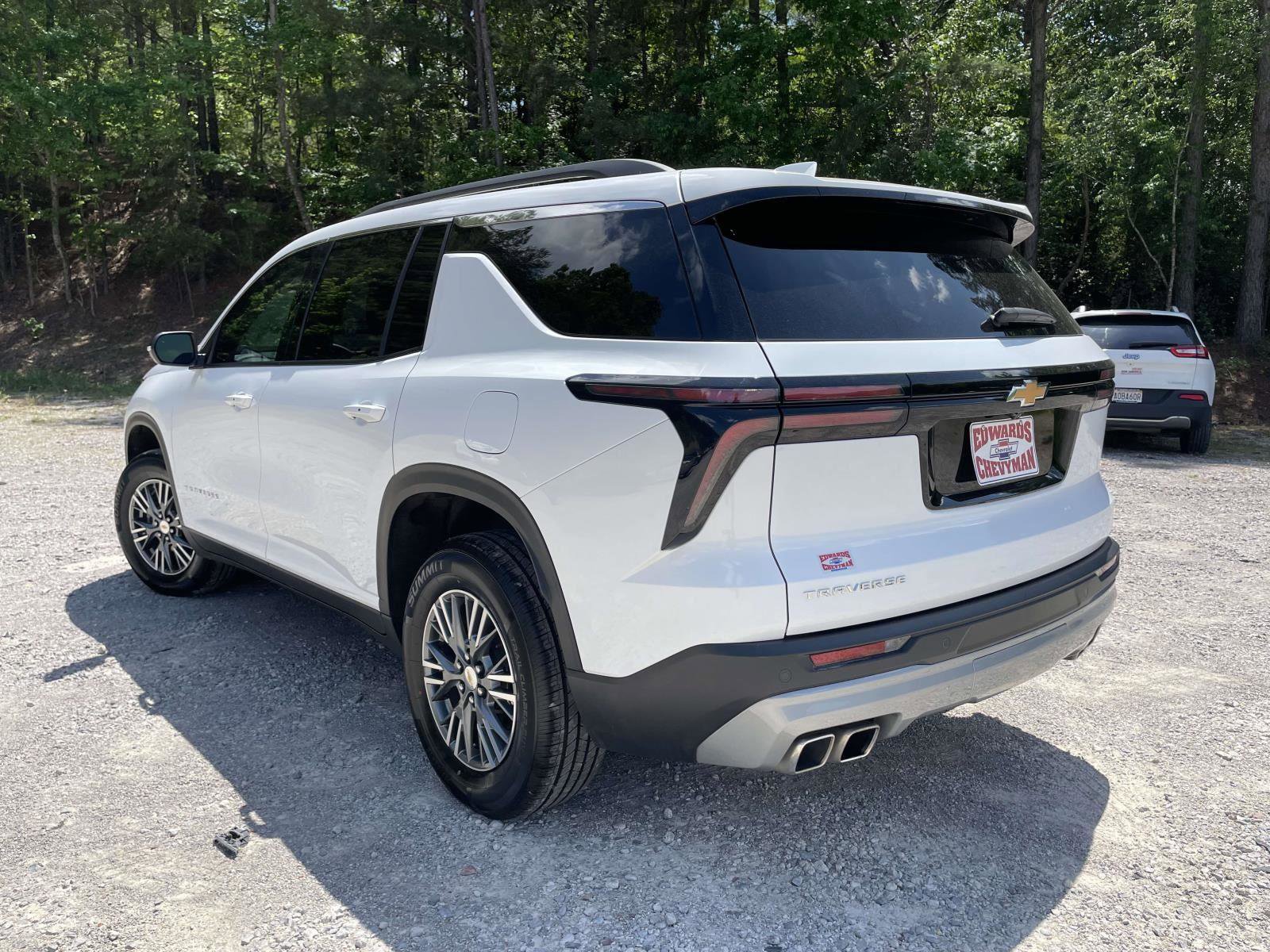 Used 2025 Chevrolet Traverse LT w/ LPO, Floor Liner Package image 23