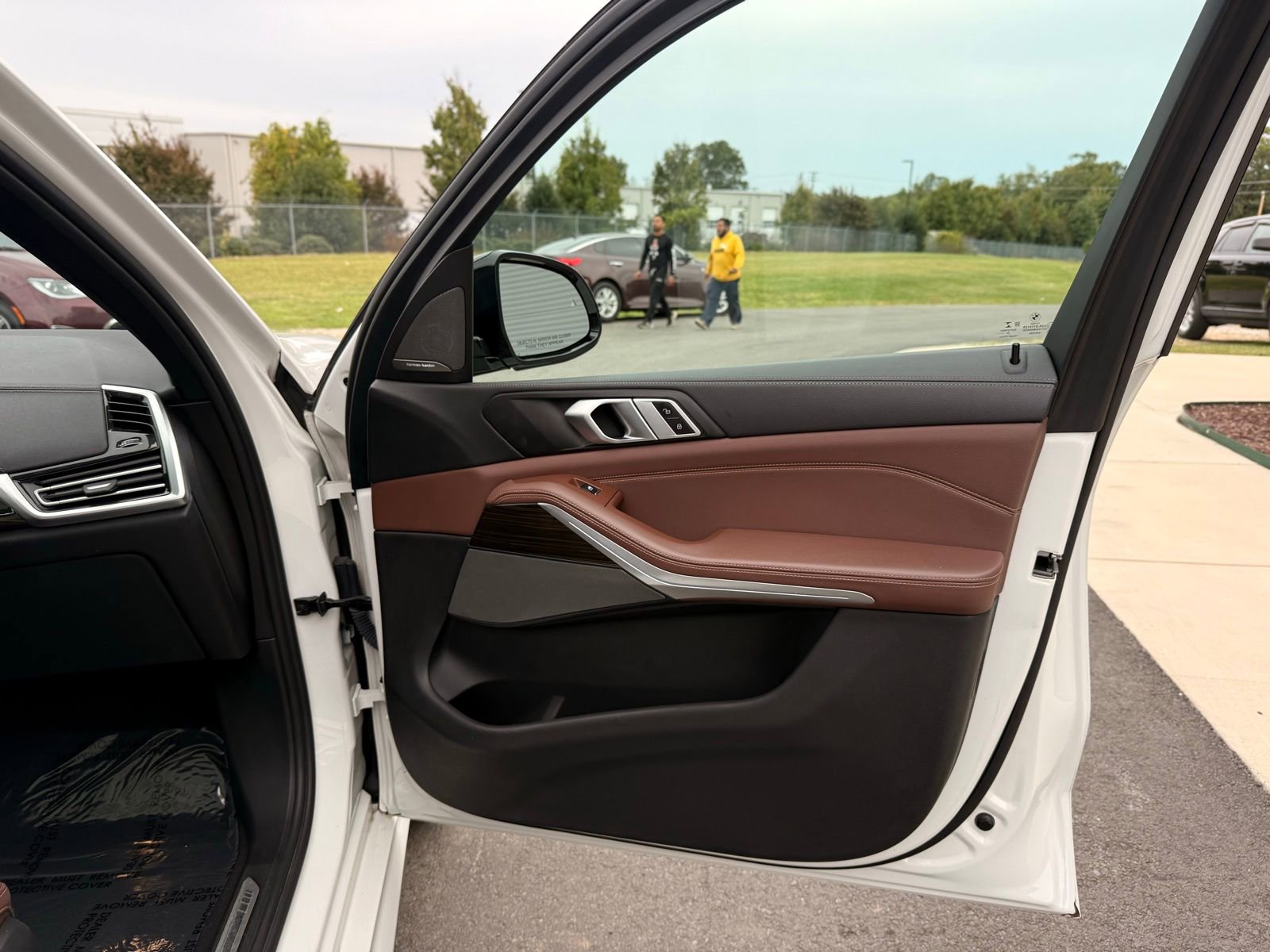 Used 2021 BMW X5 xDrive40i w/ M Sport Package image 28