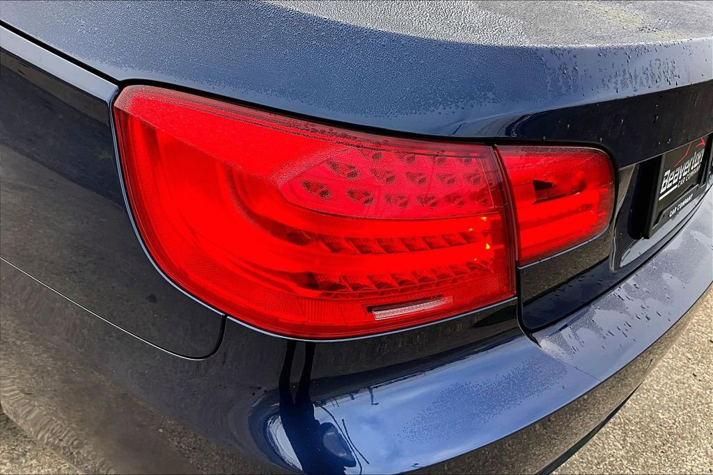 Used 2011 BMW 335i Convertible image 29