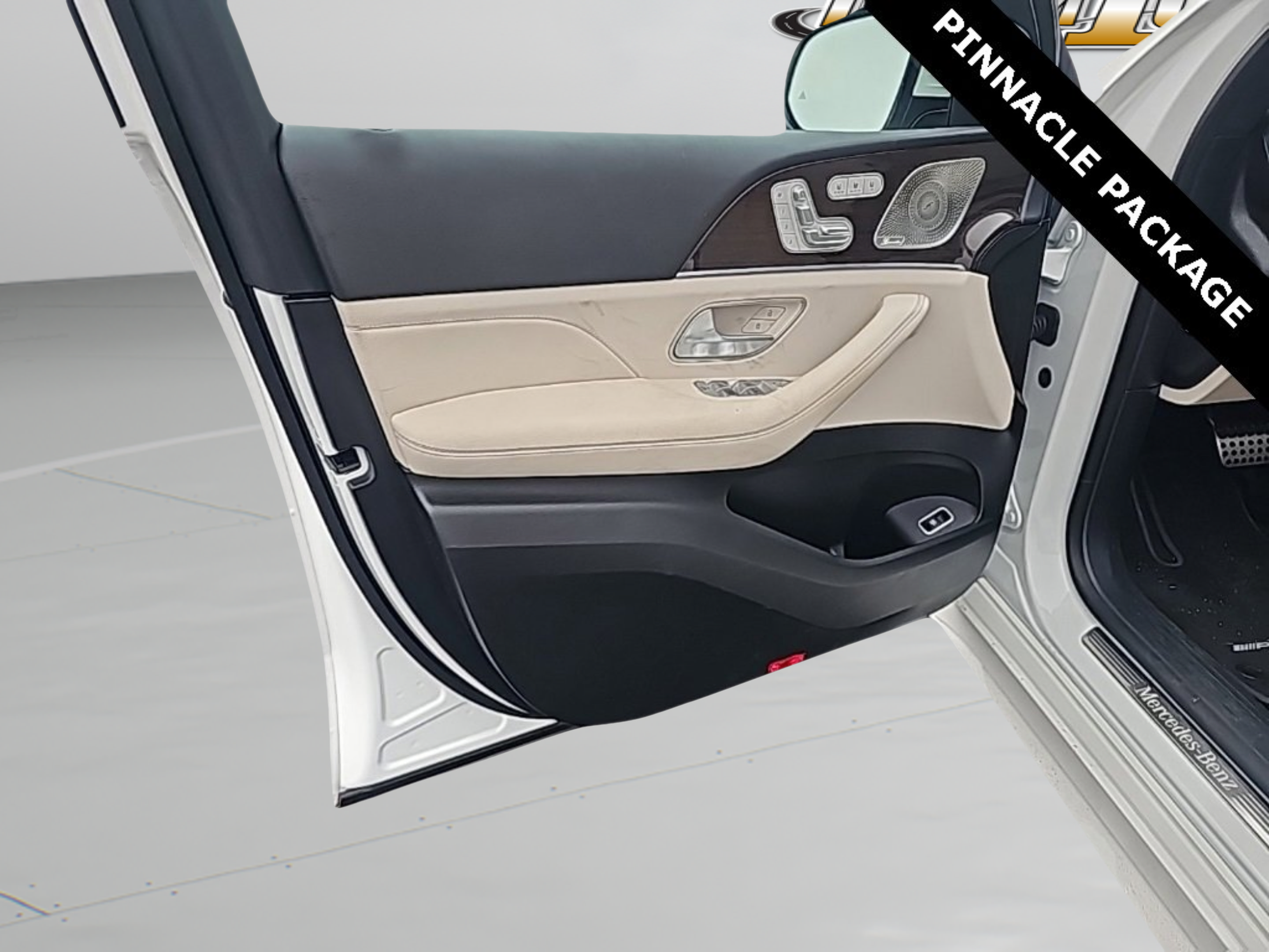 Used 2024 Mercedes-Benz GLS 450 4MATIC image 14