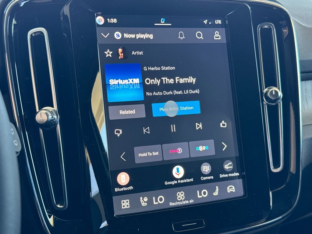 New 2026 Volvo XC40 B5 Ultra w/ Climate Package image 17