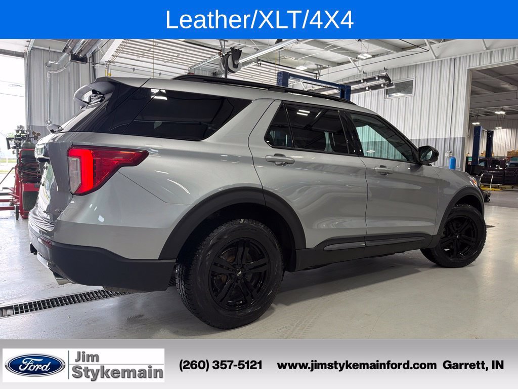Used 2023 Ford Explorer XLT w/ XLT Sport Appearance Package AWD/4WD image 11