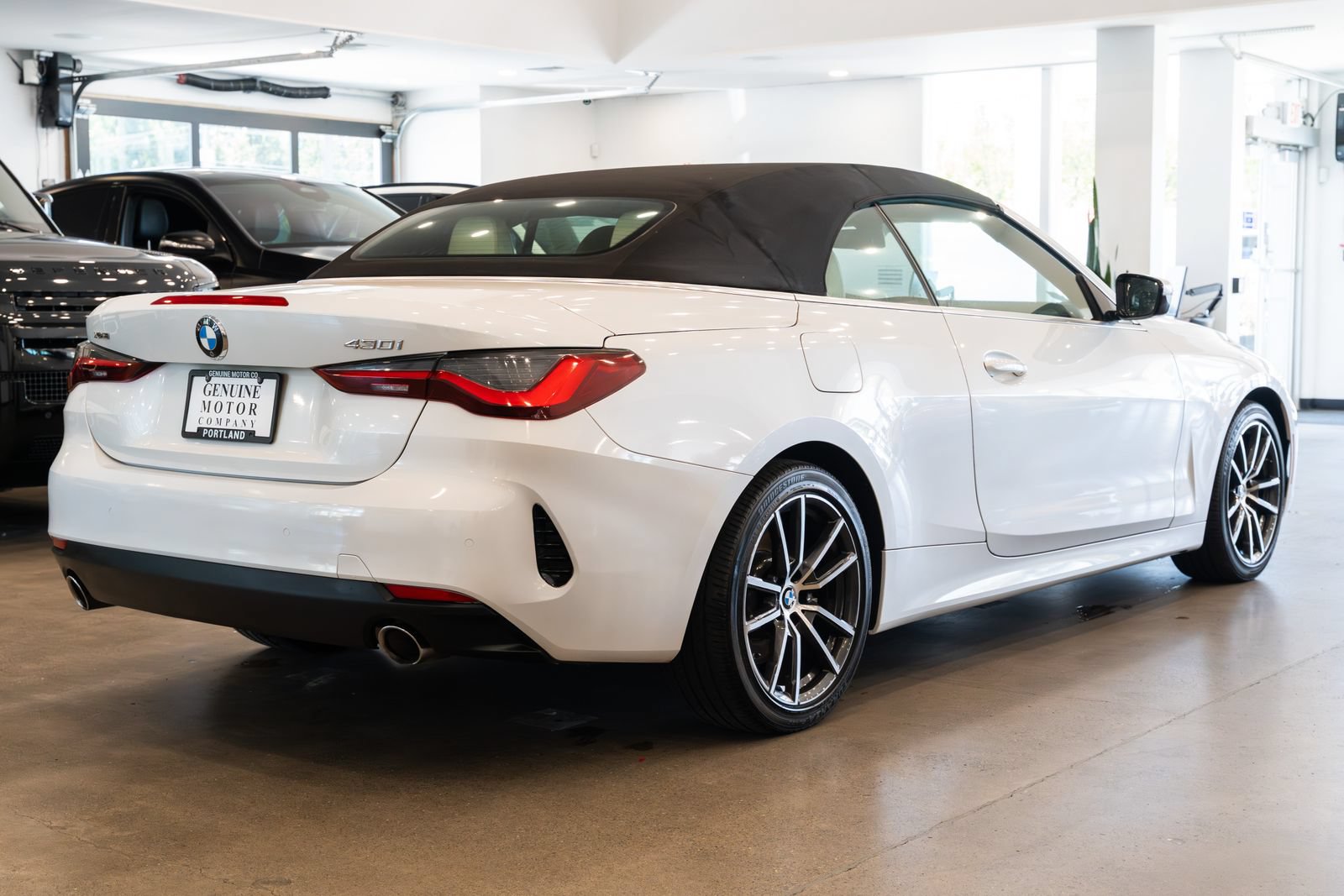 Used 2022 BMW 430i xDrive Convertible w/ Convenience Package AWD/4WD image 4