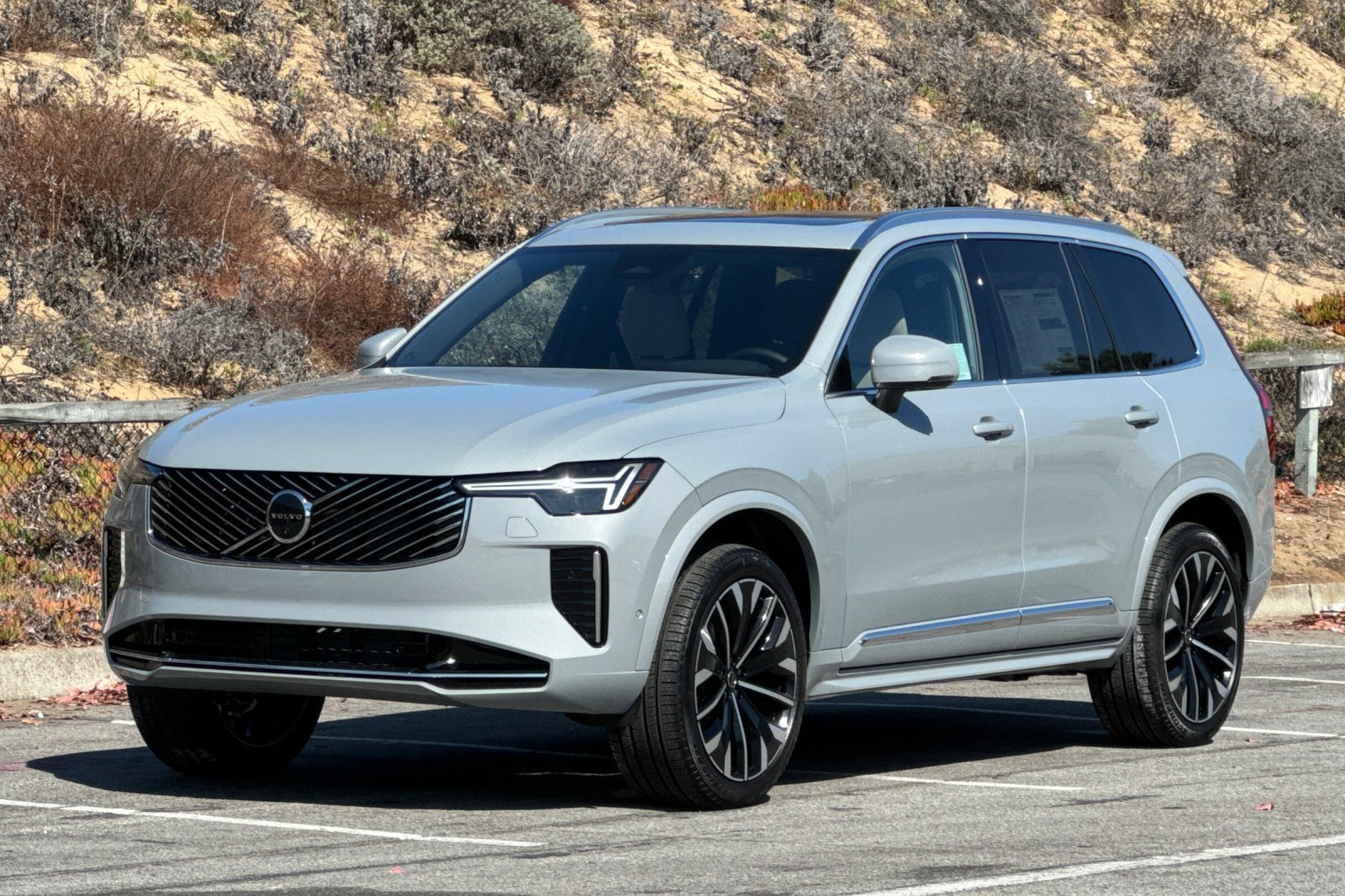 New 2026 Volvo XC90 B5 Plus image 1