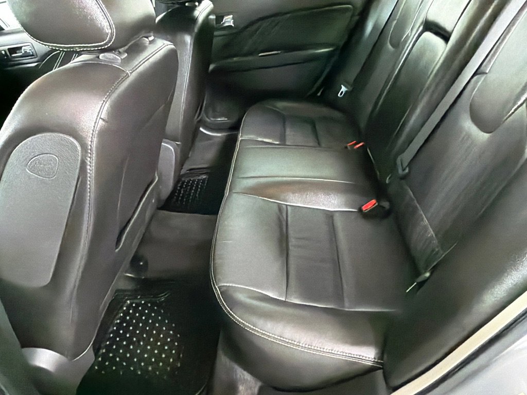 Used 2010 Ford Fusion Sport image 16
