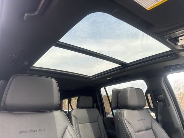 New 2026 GMC Yukon XL Denali w/ Denali Reserve Package AWD/4WD image 46