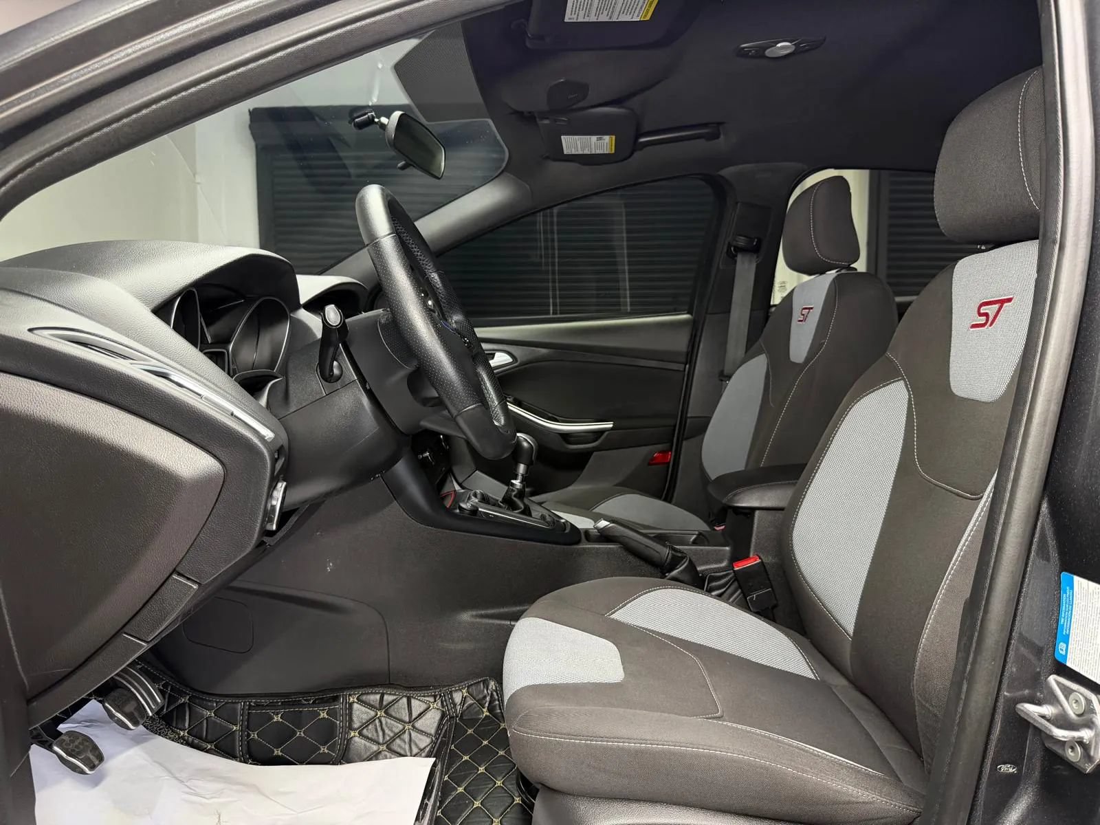 Used 2018 Ford Focus ST FWD image 26