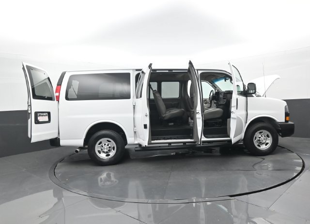 Used 2022 Chevrolet Express 2500 LS w/ Driver Convenience Package RWD image 29