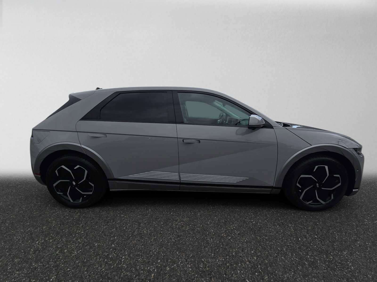 Used 2024 Hyundai Ioniq 5 Limited RWD image 2