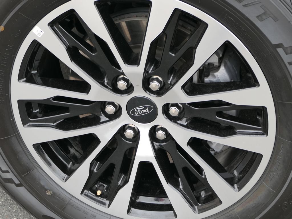 Used 2025 Ford Expedition Max Platinum AWD/4WD image 12