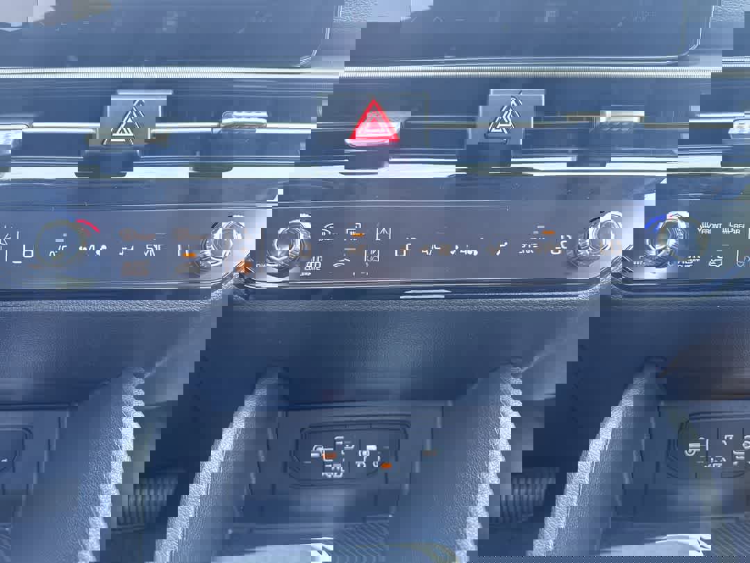 New 2026 Kia Sportage EX image 18