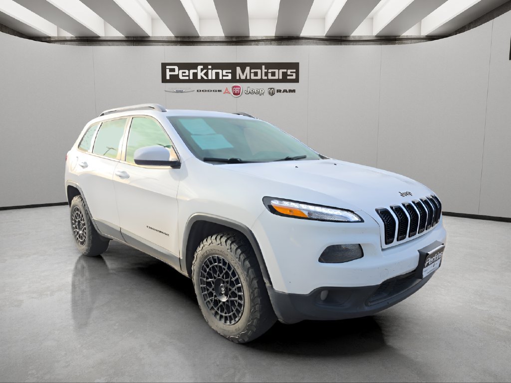 Used 2018 Jeep Cherokee Latitude w/ Altitude Package AWD/4WD image 8