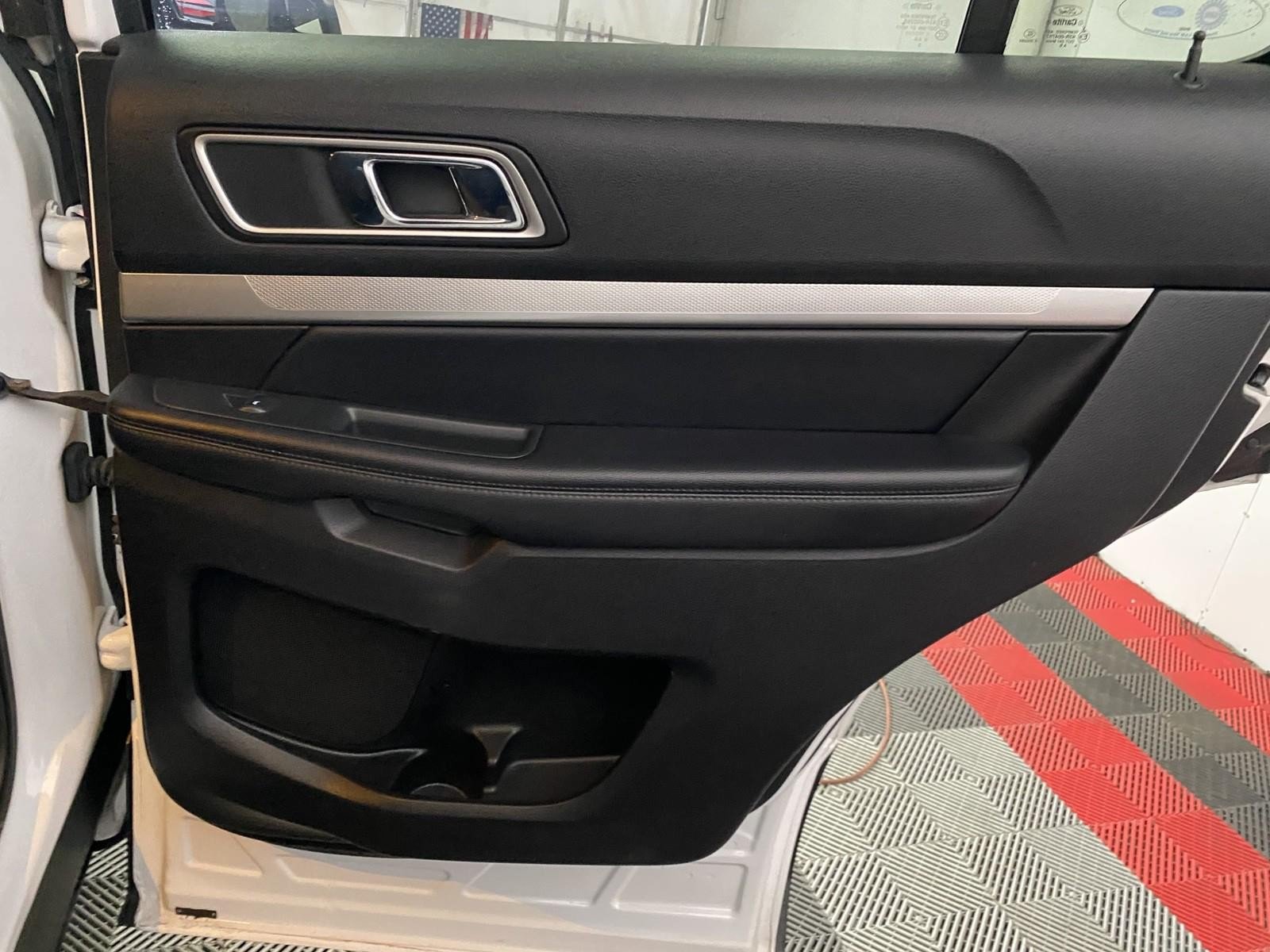 Used 2017 Ford Explorer XLT AWD/4WD image 10