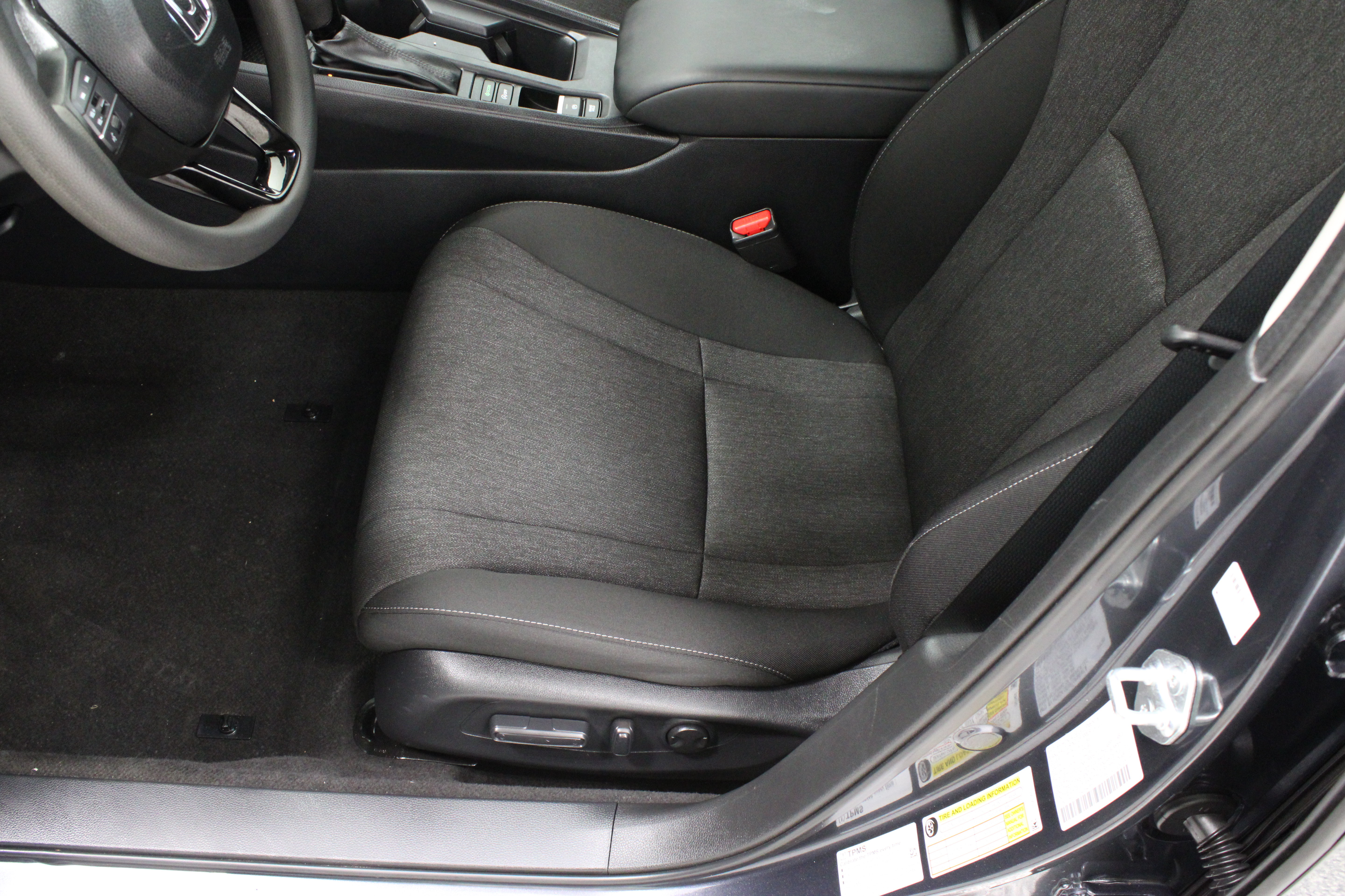 Used 2025 Honda Accord SE image 15