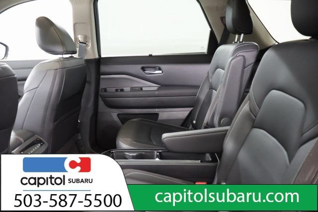 Used 2025 Nissan Pathfinder SL w/ SL Premium Package AWD/4WD image 31