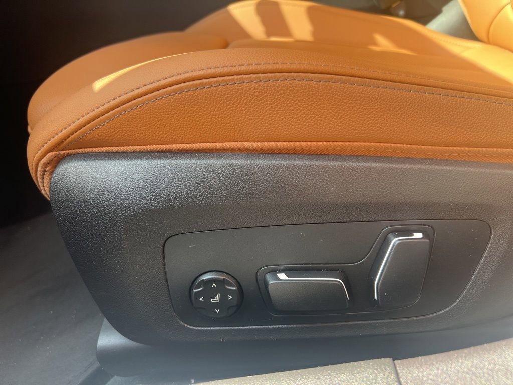 Used 2025 BMW M340i w/ Premium Package RWD image 18