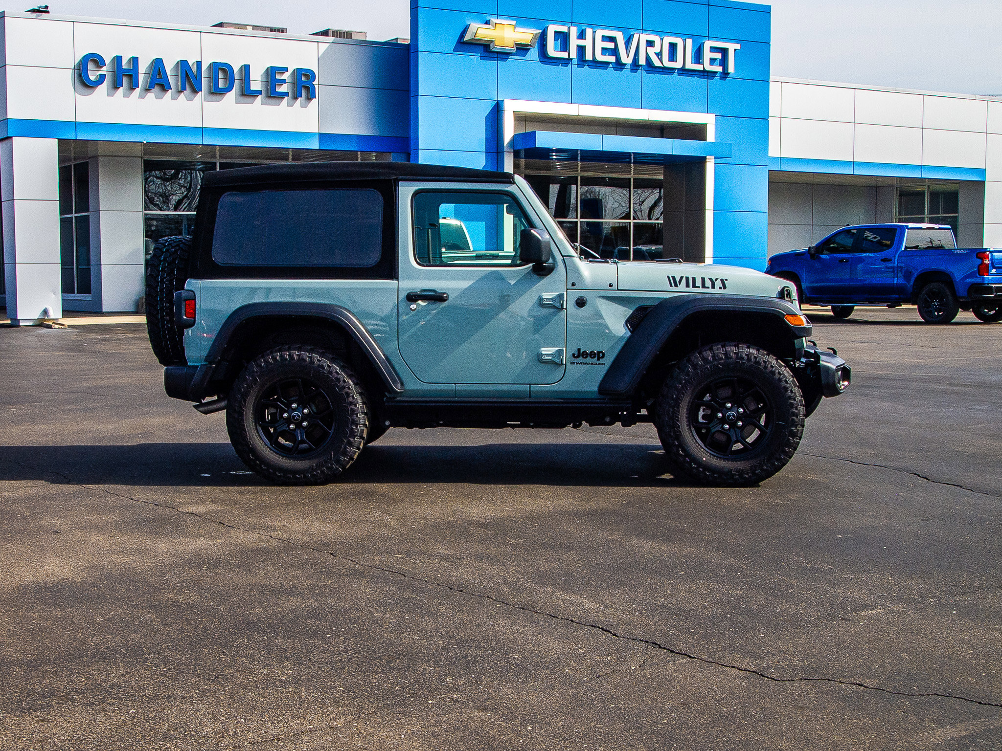 Used 2024 Jeep Wrangler Willys AWD/4WD image 8