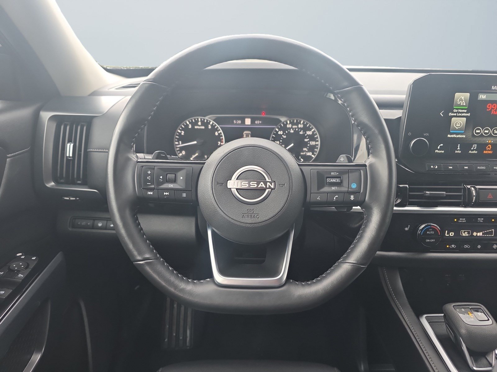 Used 2025 Nissan Pathfinder SL FWD image 14