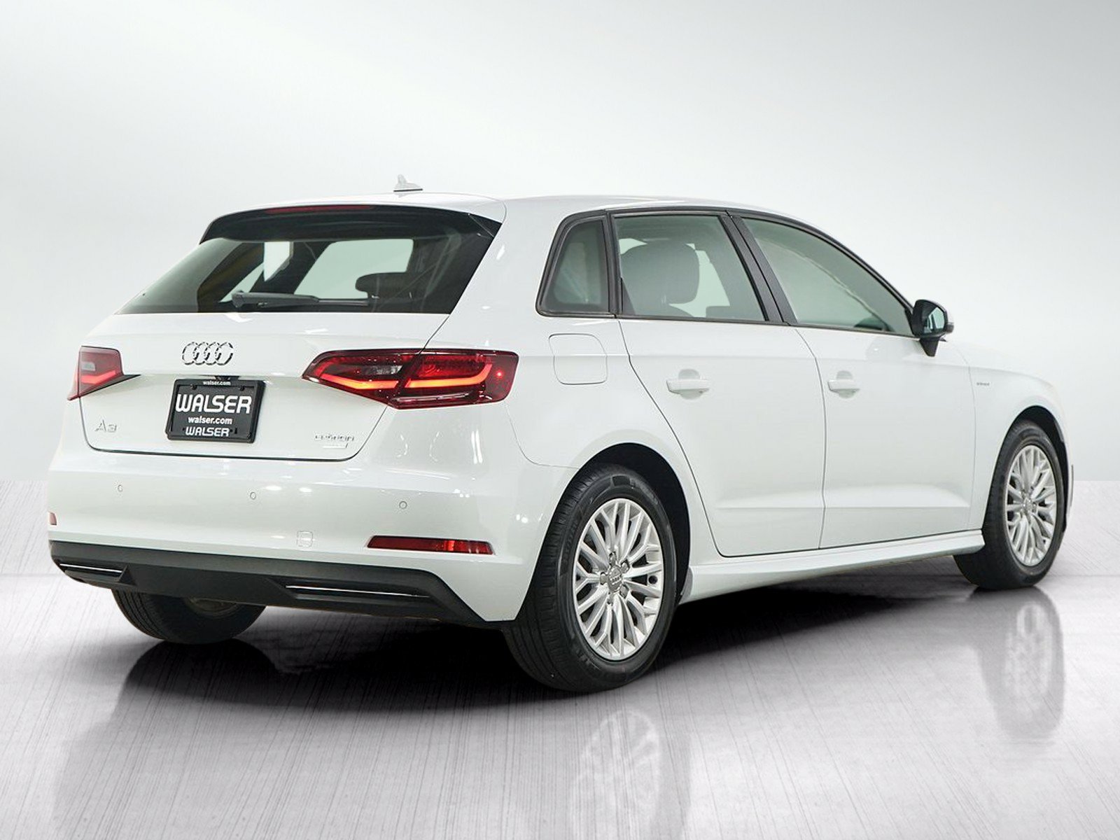 Used 2016 Audi A3 e-tron Premium w/ Audi MMI Navigation Plus FWD image 5