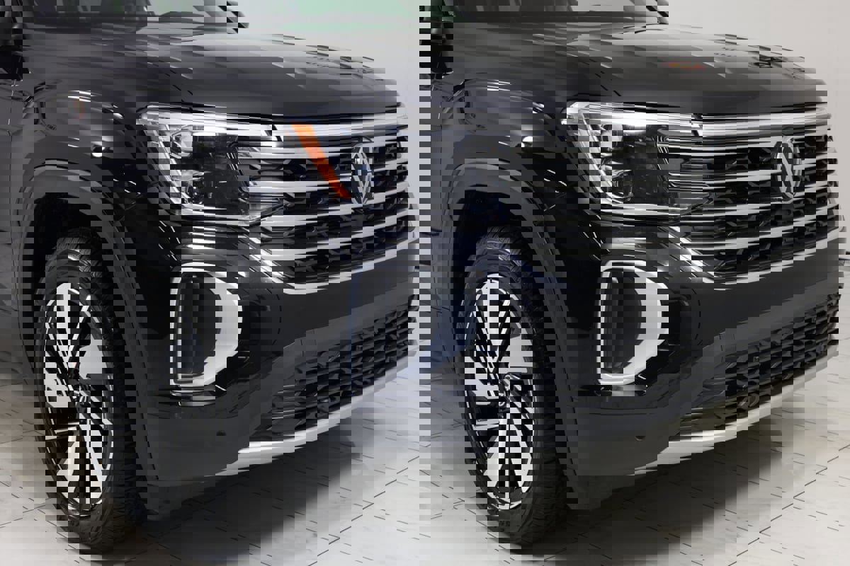 Used 2024 Volkswagen Atlas SE image 38