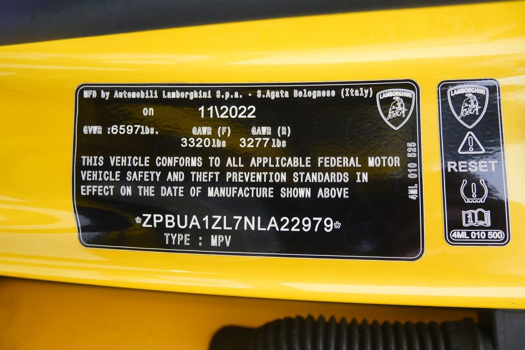 Used 2022 Lamborghini Urus AWD/4WD image 38