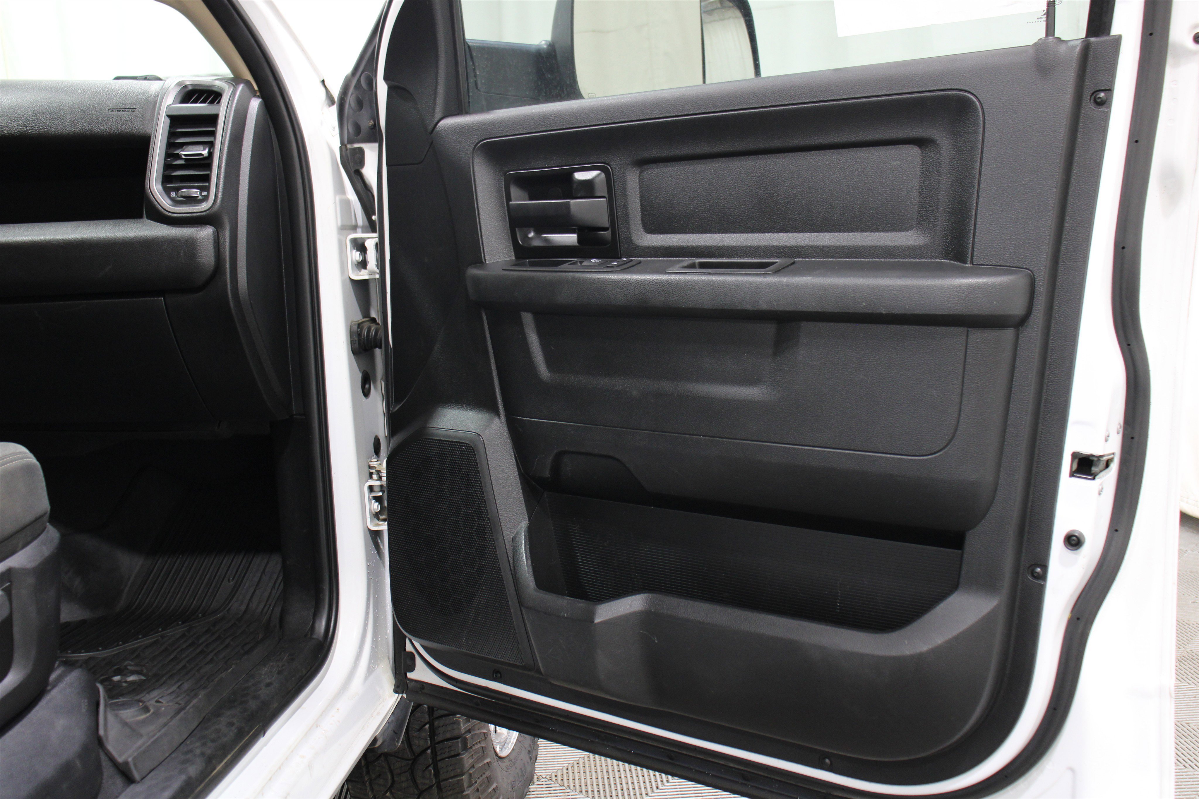 Used 2020 RAM 3500 Tradesman image 28