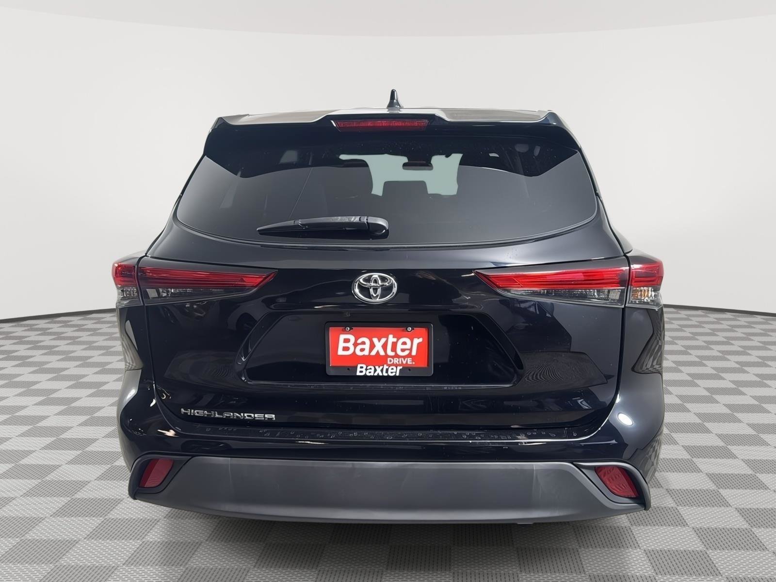 Used 2021 Toyota Highlander L image 5