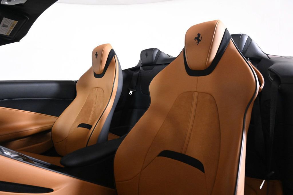 Certified 2025 Ferrari Roma Spider RWD image 19