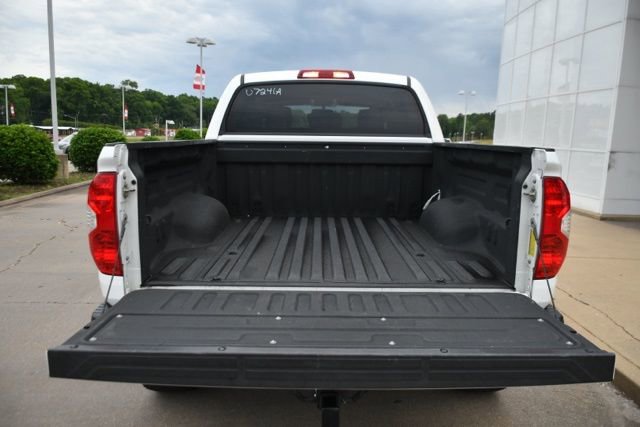 Used 2017 Toyota Tundra SR5 w/ SR5 Upgrade Package AWD/4WD image 9