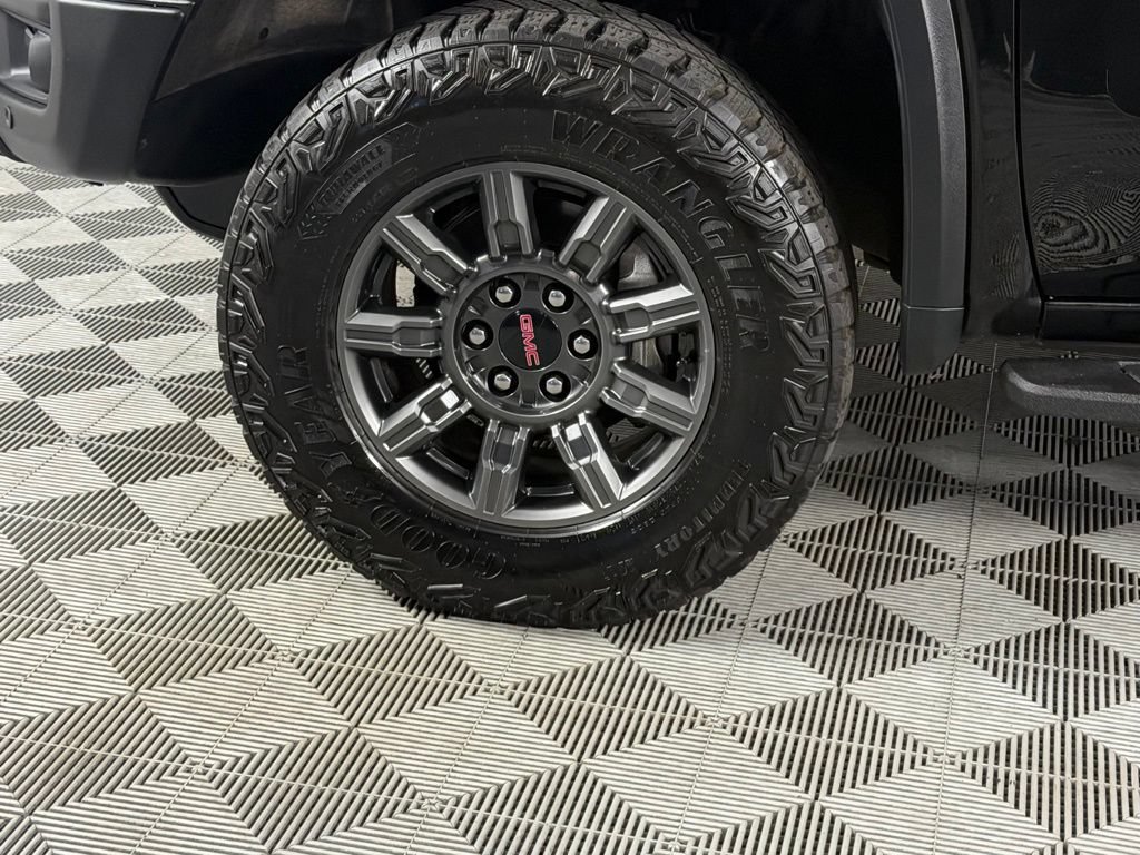 Used 2024 GMC Sierra 1500 AT4X AWD/4WD image 10