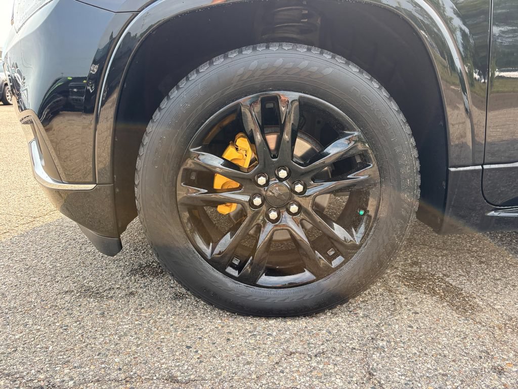 Used 2019 Chevrolet Traverse High Country w/ LPO, 'HIT The Road' Package AWD/4WD image 27