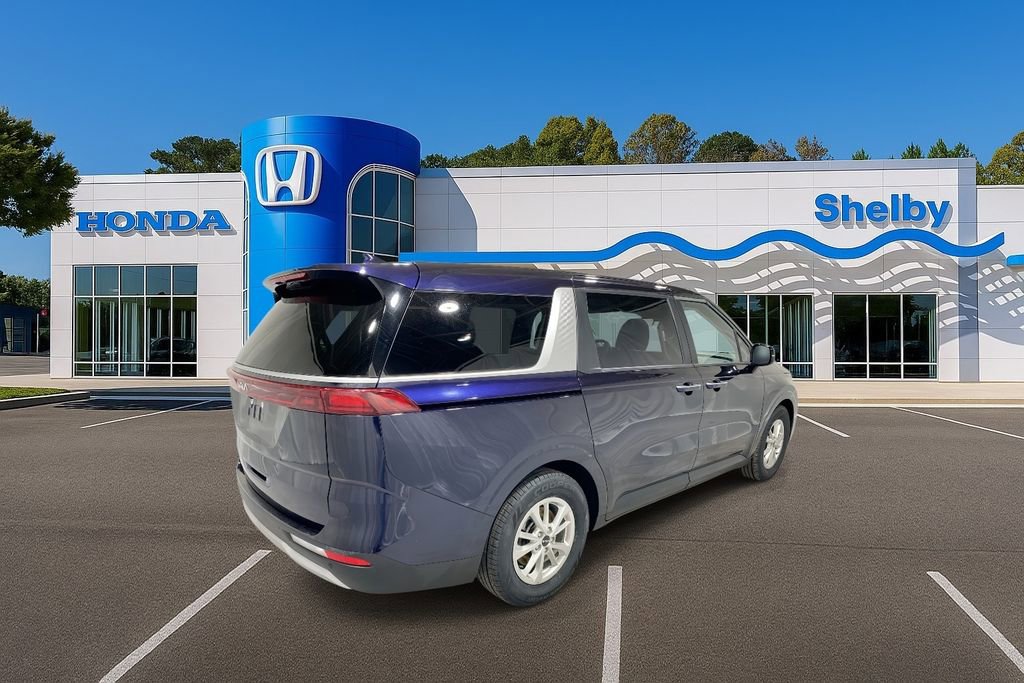 Used 2024 Kia Carnival LX image 8