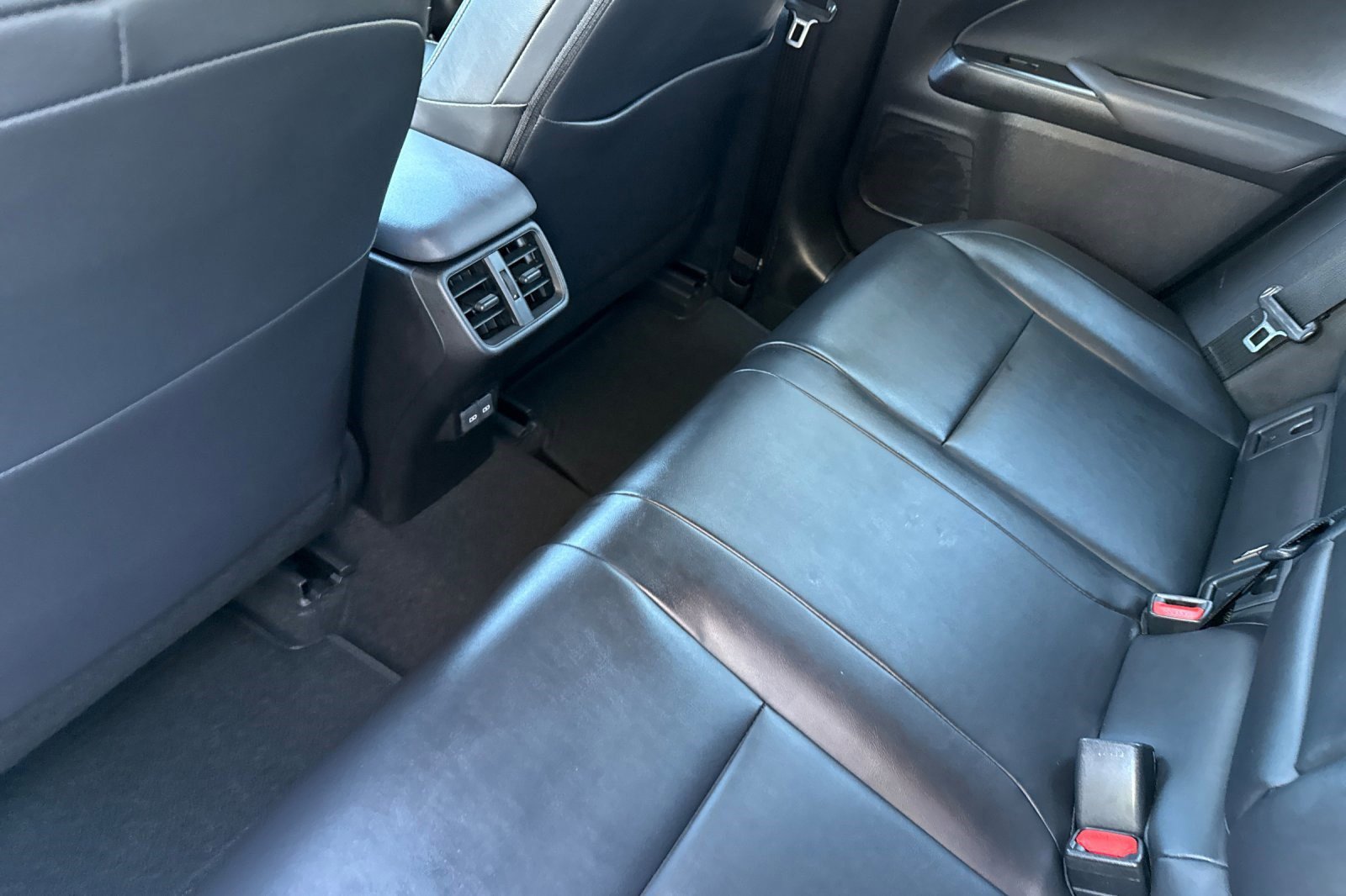 New 2026 Lexus UX 300h AWD image 18