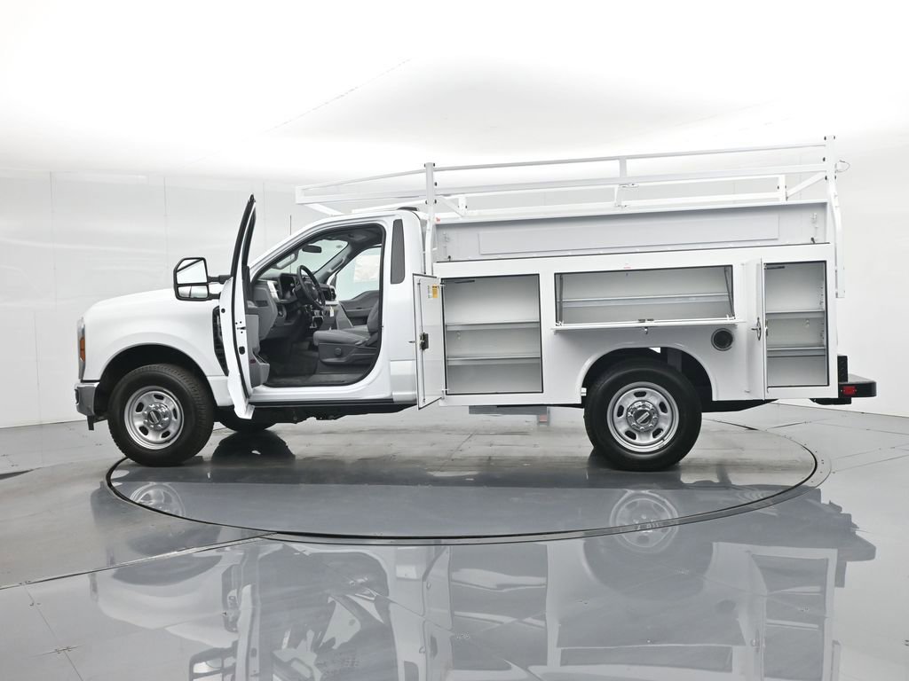 New 2025 Ford F350 XL w/ XL Chrome Package image 37