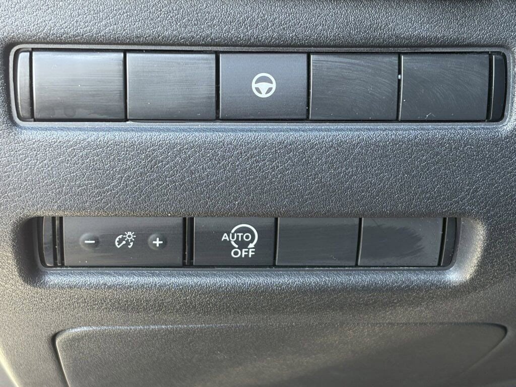 Certified 2023 Nissan Rogue SV image 22