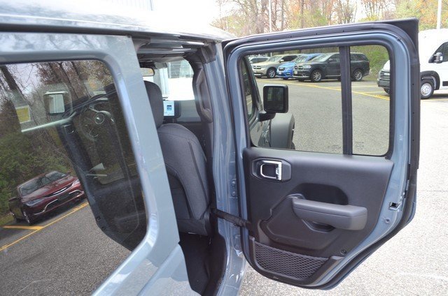 New 2025 Jeep Wrangler Sport S image 34