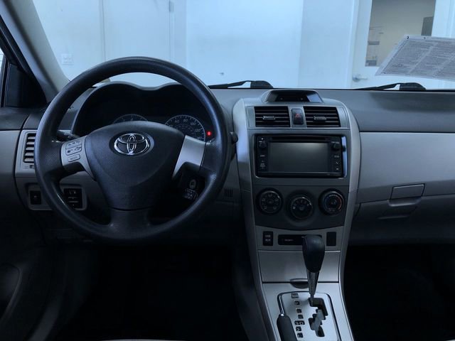 Used 2013 Toyota Corolla LE w/ Premium Pkg FWD image 18