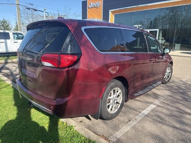 Used 2017 Chrysler Pacifica Touring Plus image 5